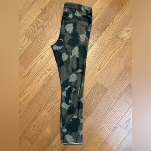 Athleta 7/8 Leggings, Size M